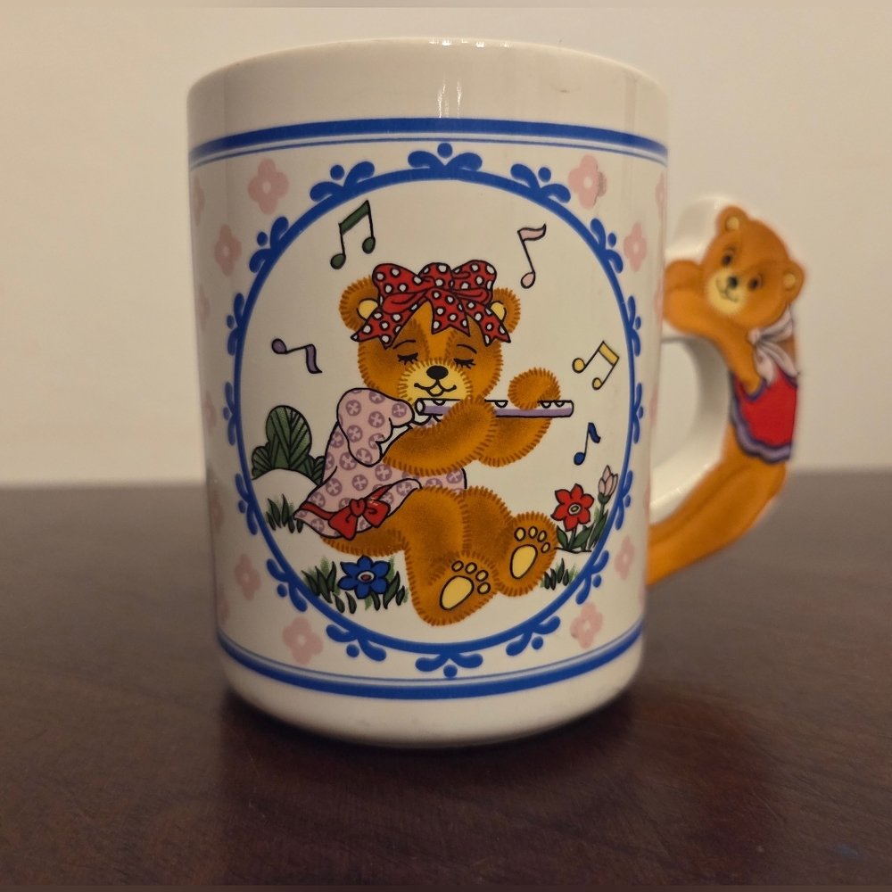 Vintage Cute Bear Themed Mug with Musical Design
